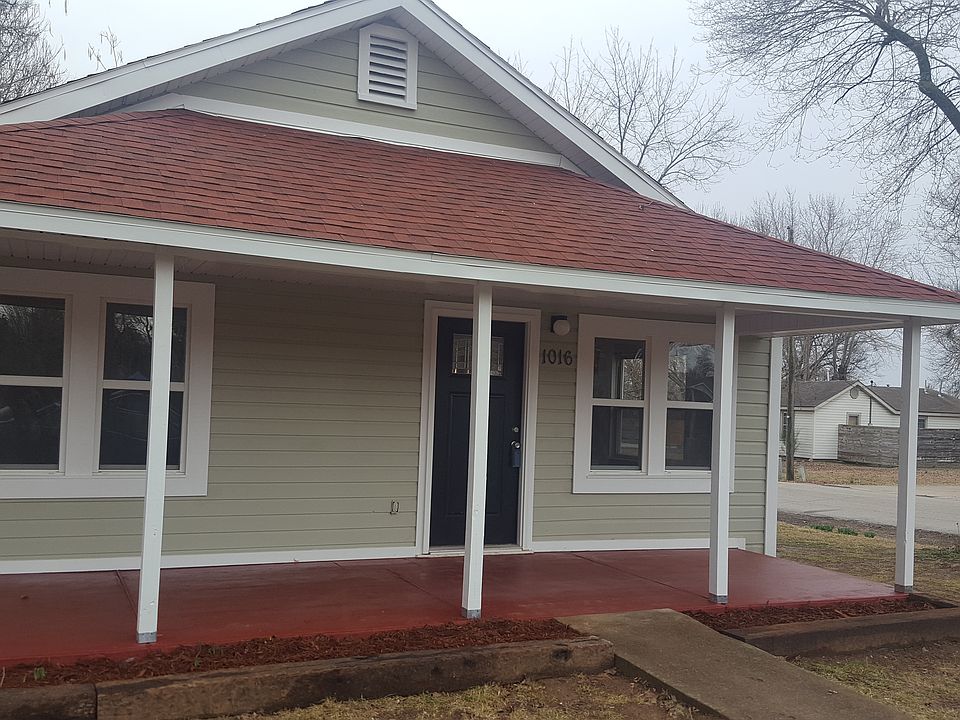 1st image of 1016 S Wood Ave