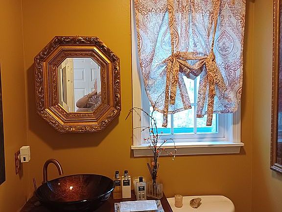 5th image of 104 Winding Brook Dr