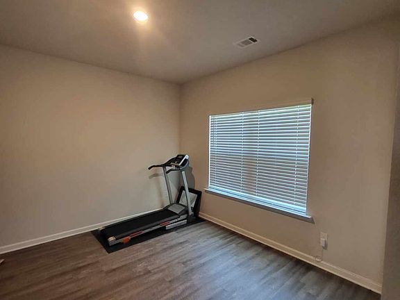 5th image of 3533 Bridgewood Dr