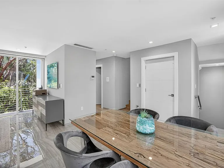 700 NE 14th Ave #311 — Photo 15