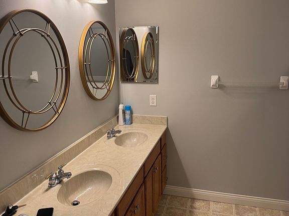 3rd image of 8015 Pinnacle Point Dr APT 202