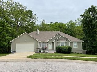 302 Canyon Dr, Pleasant Hill, MO 64080