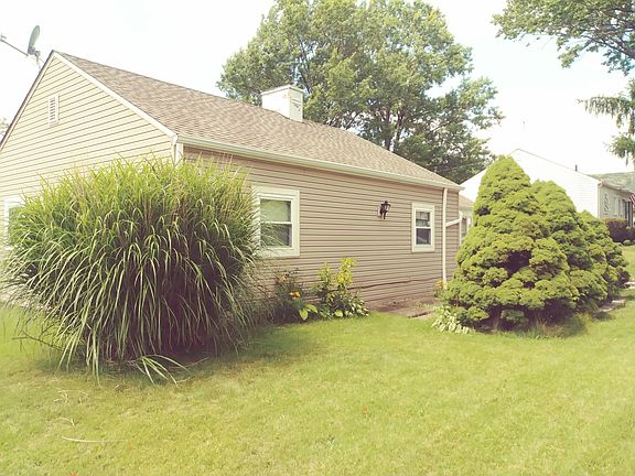 3rd image of 1936 Thornapple Ave