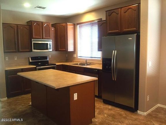 3rd image of 15764 W Sierra St