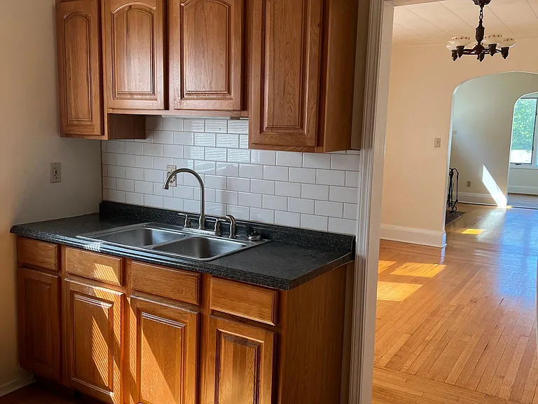 355 Forest Hill Dr #2 — Photo 8