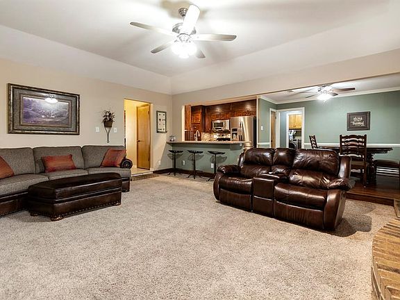 2nd image of 7209 Post Oak Dr