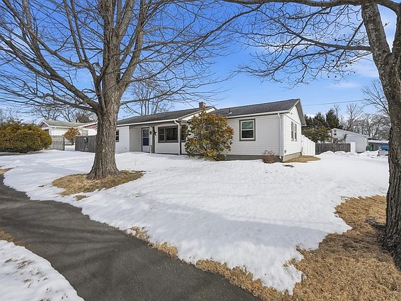 2nd image of 325 Granby Rd