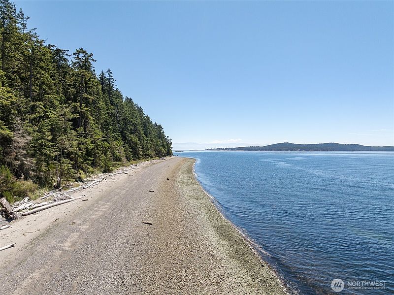3rd image of 1368 Channel Road