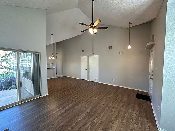 4th image of 213 Cutting Horse Ln
