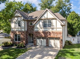 241 Reedway Ln, Saint Louis, MO 63122