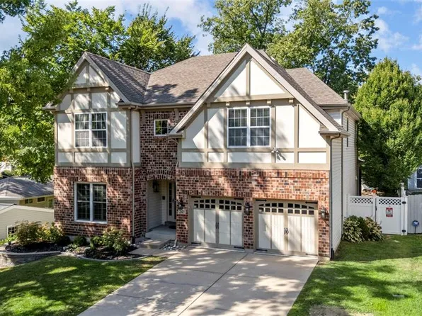 241 Reedway Ln, Saint Louis, MO 63122