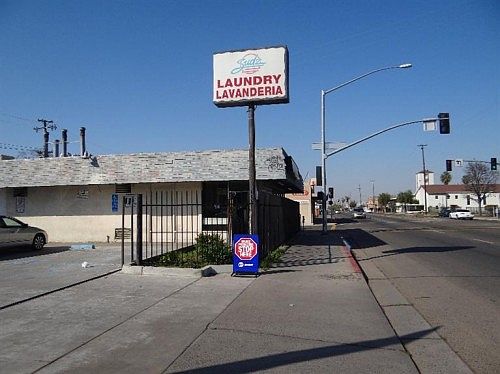 5th image of 2710 E Belmont Ave