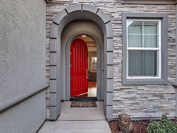 3rd image of 890 Harvest Mill Dr