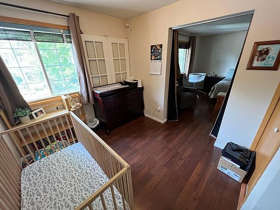 4th image of 1049 Lovell Ave