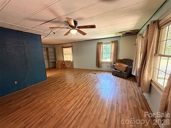 4th image of 2946 Blacksburg Rd