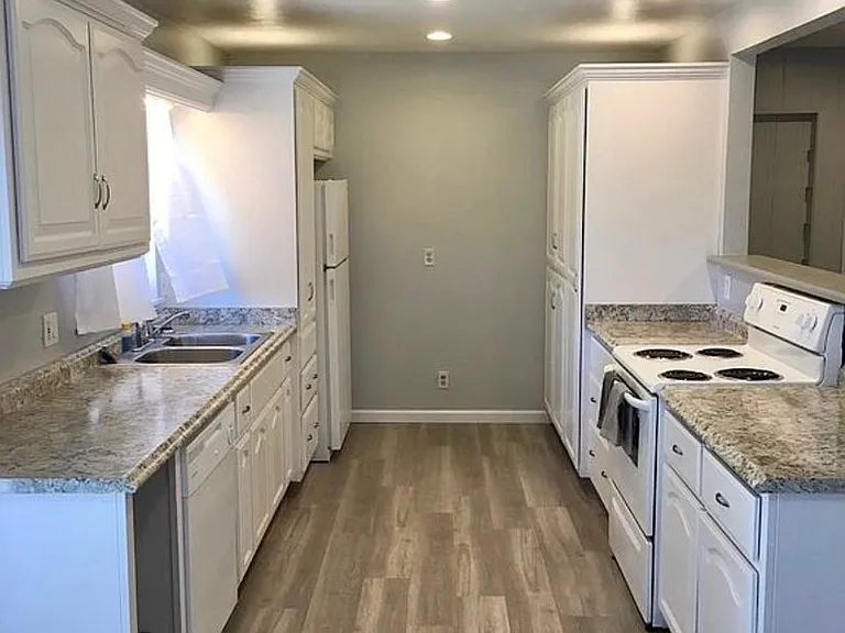 20470 Terry Ln — Photo 4