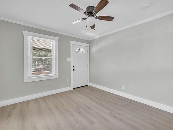 5th image of 1036 Greeley Ave