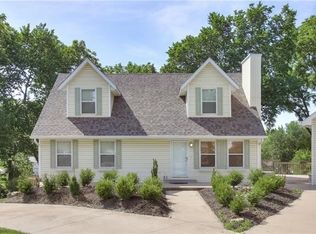 18400 E Lexington Rd, Independence, MO 64058