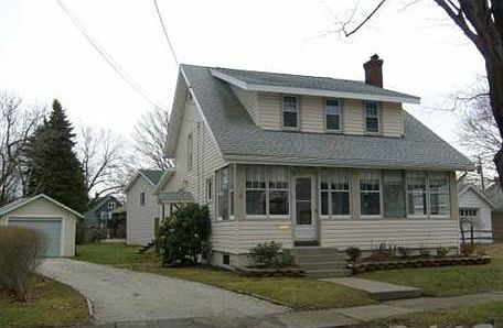 8 N. Washington exterior