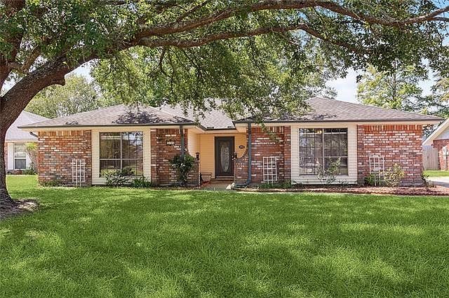 1st image of 356 Saint Andrews Blvd