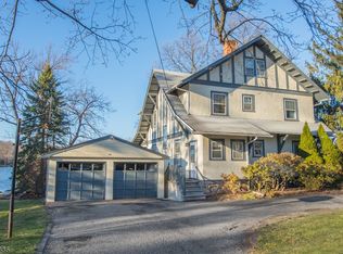 63 Briarcliff Rd, Mountain Lakes, NJ 07046