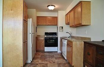 3rd image of 4355 Ivymount Ct APT 44
