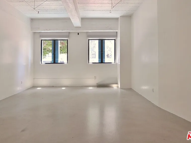 849 S Broadway #M02 — Photo 3