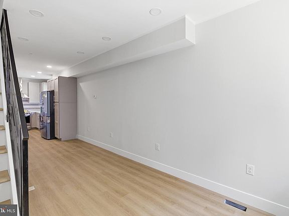4th image of 1511 W Flora St