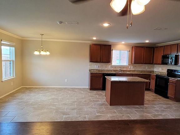 4th image of 1239 Foxglove Ln