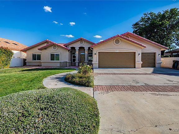 2nd image of 815 Country Club Drive