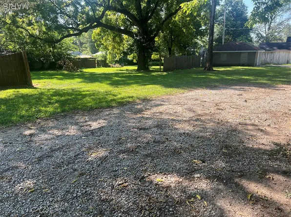 214 E Main St, Lebanon, IL 62254