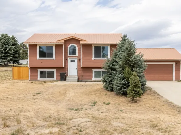 371 Flora Dr, Spring Creek, NV 89815