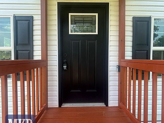 2nd image of 811 Montvue Rd