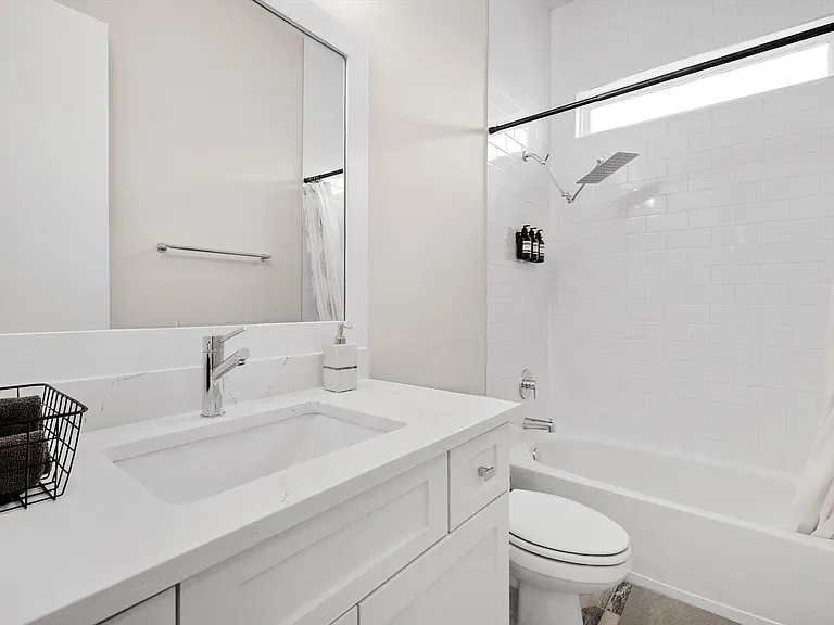 2421 Throckmorton St — Photo 29