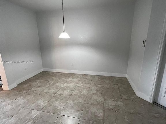3rd image of 532 SE 32nd Ave #532