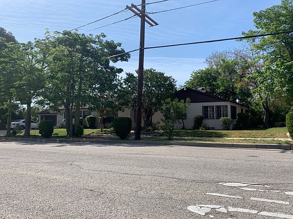 2nd image of 1495 W 21st St
