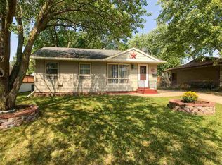 1686 Golden Valley Dr, Waterloo, IA 50703