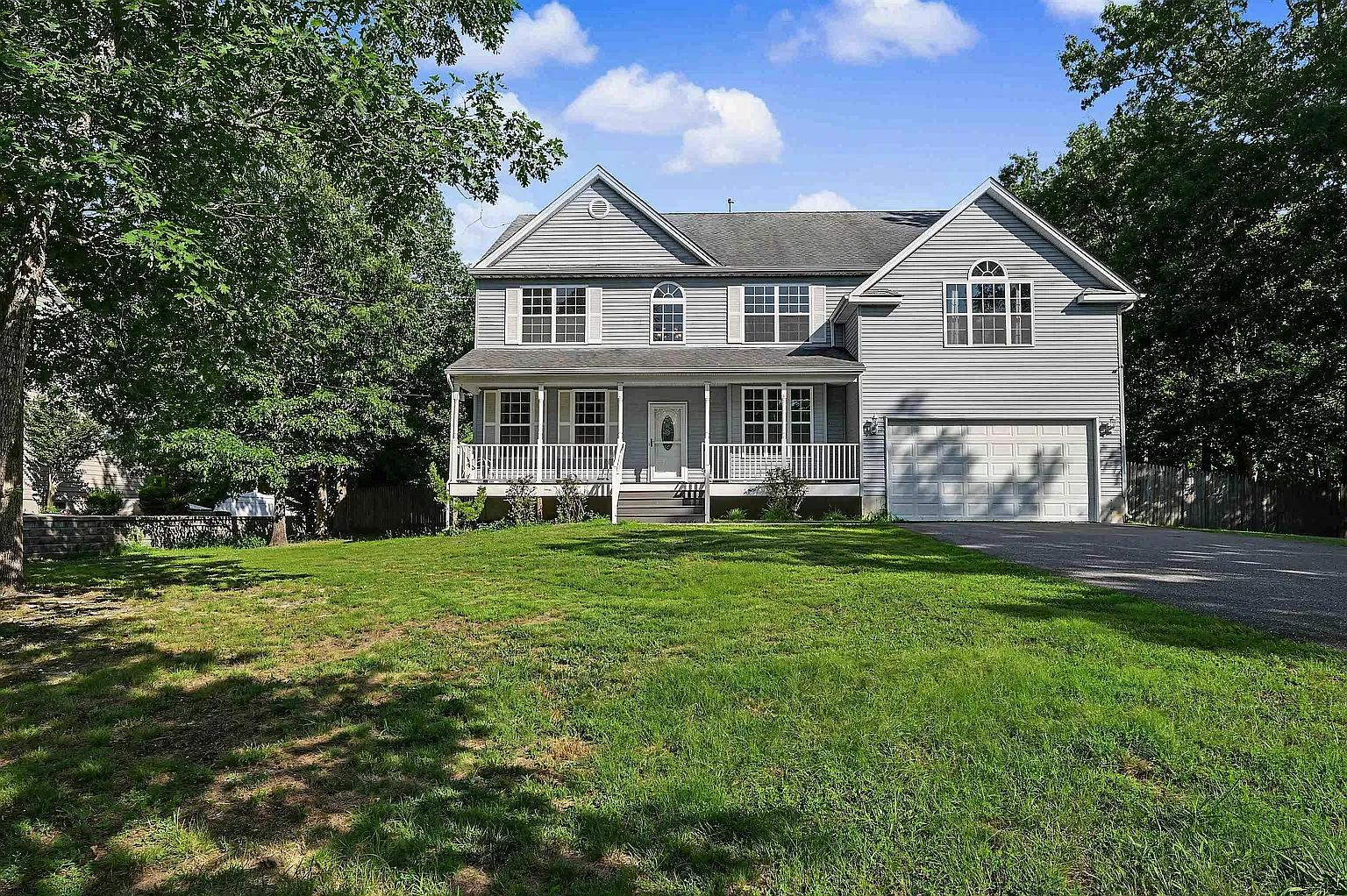 6 bed, 3155 sqft, $3,700 — Photo 1