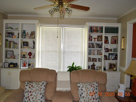 5th image of 521 Lee Road 219