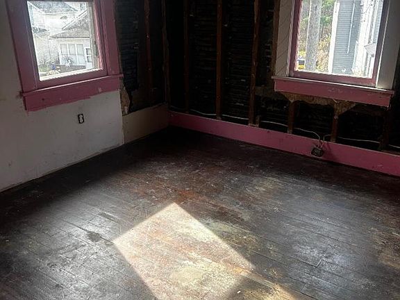 5th image of 316 W Mount Vernon St