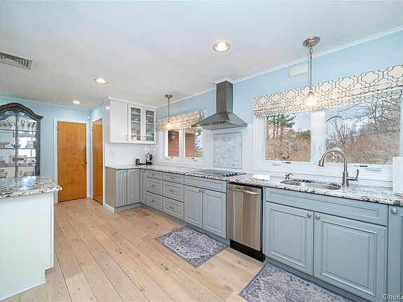 2nd image of 65 Townsend Road