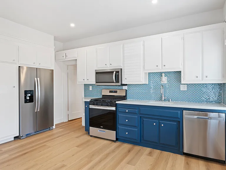 703 Cleveland St — Photo 9