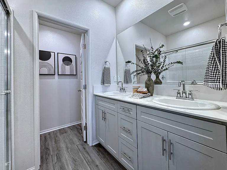 2729 Erebus Ct — Photo 13