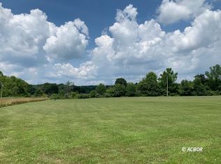 10 Kenny Dr, Athens, OH 45701