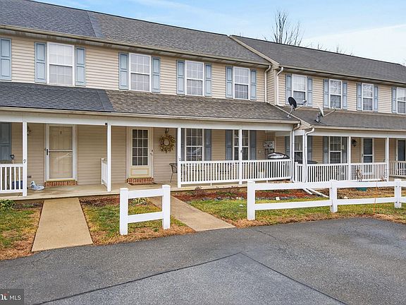 2nd image of 10 Cold Stream Dr