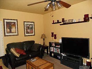 2nd image of 107 Pointe Cir S