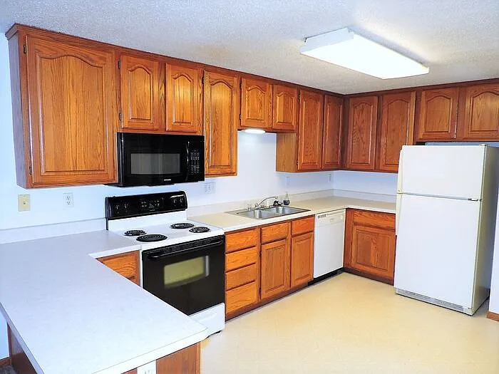 530 Iris Ave — Photo 6