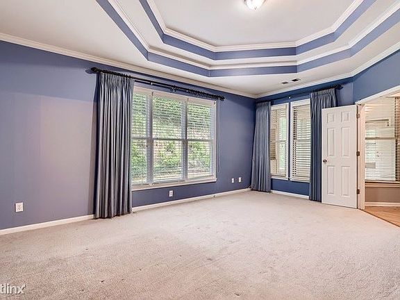 3rd image of 3087 Ashland Cir