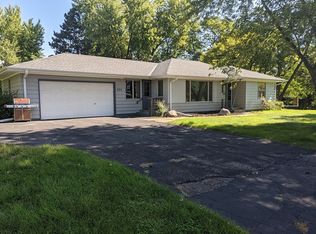 200 Cutacross Rd, Golden Valley, MN 55422