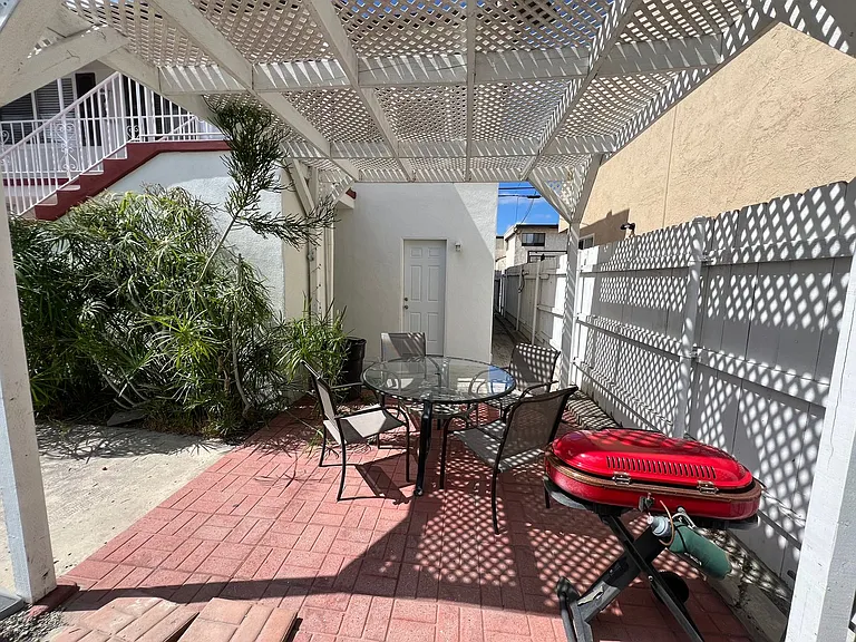 Upstairs Corner Apartment Home! Great North Park Location! Assigned Off Street Parking — Photo 19